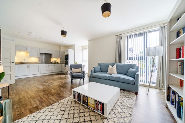 Denzil Road, Guildford, GU2 2 bed flat for sale