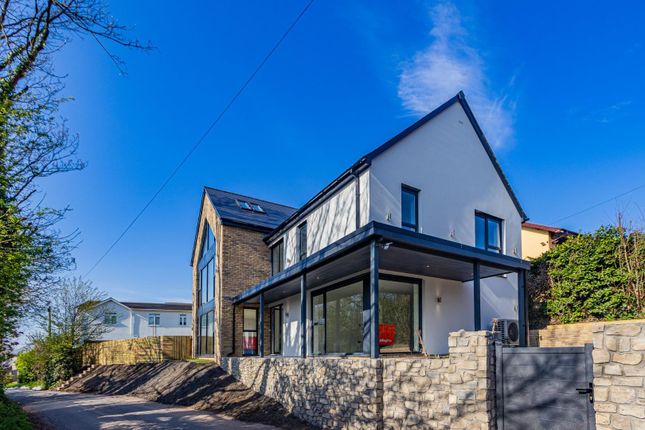 5 bed detached house