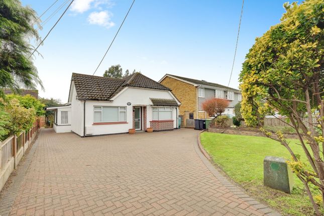 Rawreth Lane, Rayleigh, SS6 3 bed detached bungalow for sale