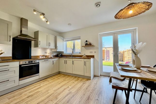 3 bed end terrace house