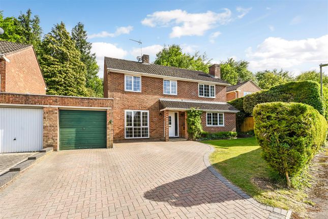 4 bedroom link detached house for sale