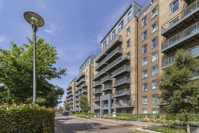 Beaufort Square, Colindale, NW9 2 bed flat for sale