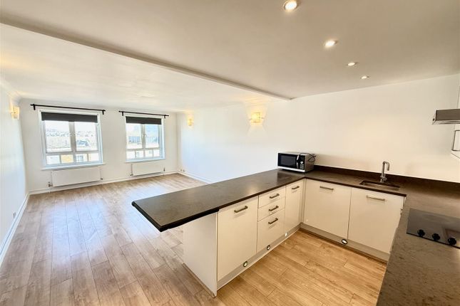 Studio flat for sale