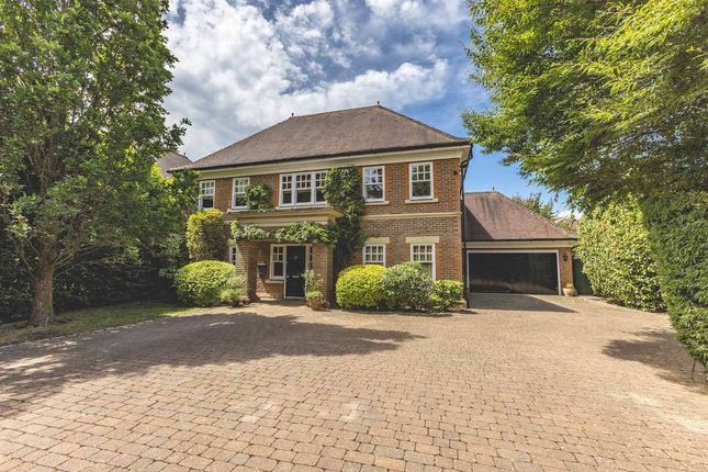 Bull Lane, Gerrards Cross SL9 6 bed detached house for sale