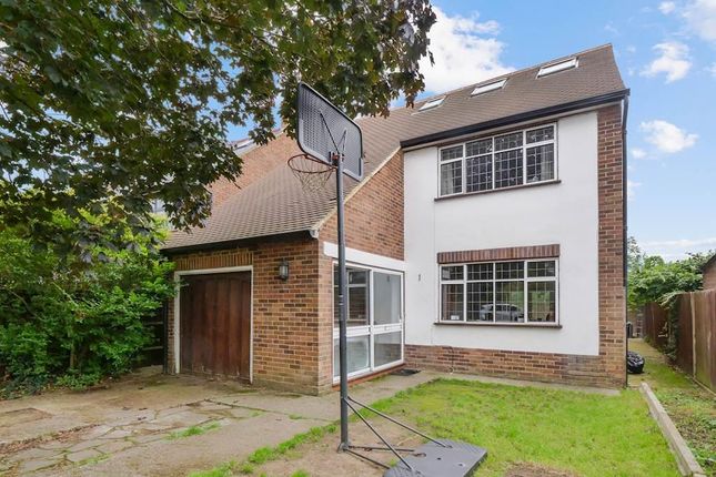 Fifehead Close, Ashford TW15 5 bed detached house for sale
