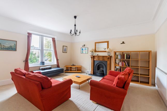 3 bedroom flat for sale