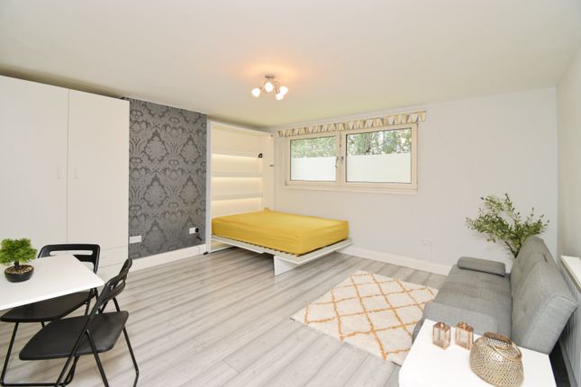 Studio flat for sale