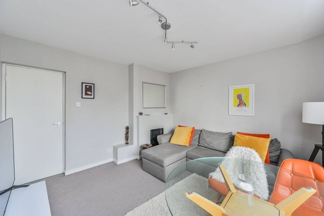 Wilson House, Clapham North, London, SW8 2 bed flat for sale