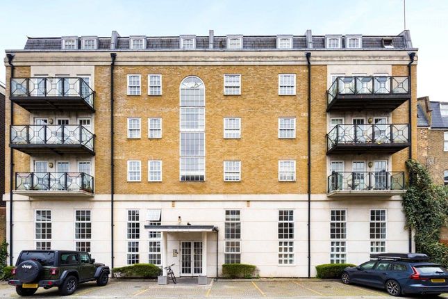 Hanover Place, Bow, London, E3 2 bed flat for sale