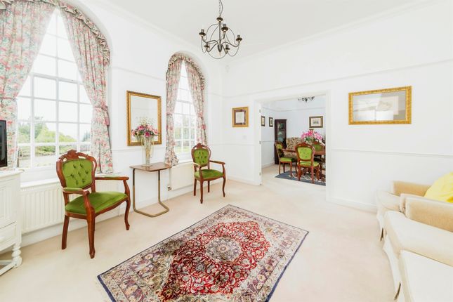 3 bedroom ground floor flat for sale