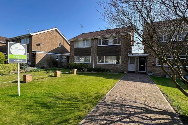 Prince Charles Drive, Calne SN11 3 bed semi
