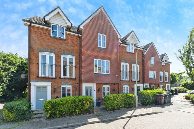 Alderney Way, Ashford, TN24 9 3 bed townhouse for sale