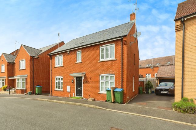 4 bed detached house