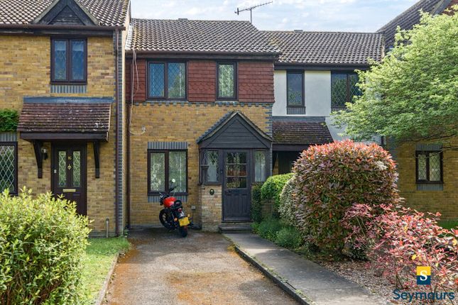 Churchfields, Surrey GU4 2 bed terraced house for sale