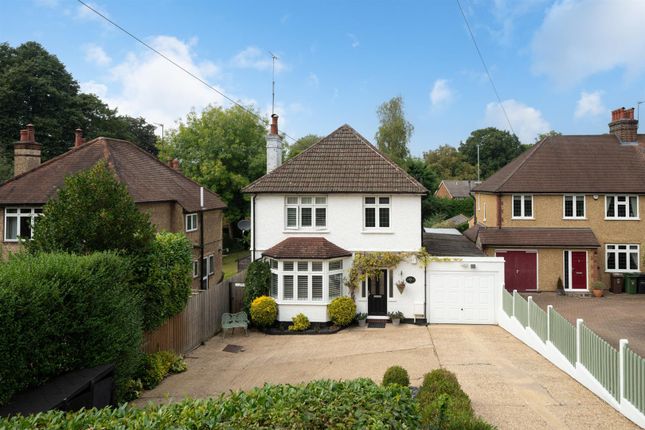 Mile House Lane, St Albans 3 bed detached house for sale