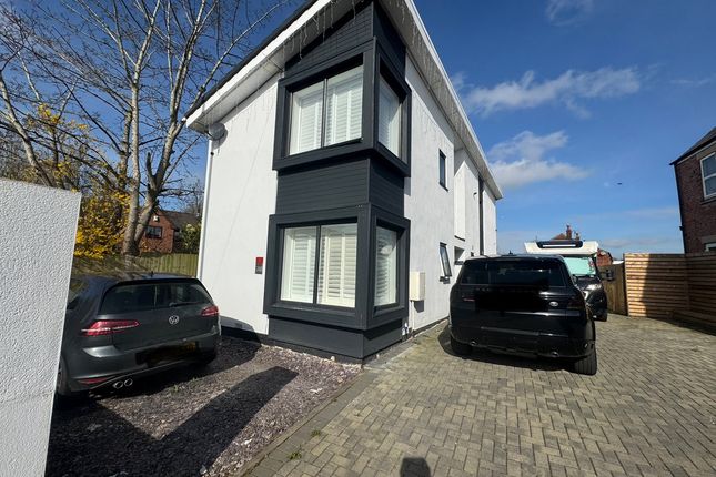 Slater Lane, Leyland, PR25 3 bed detached house for sale