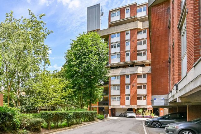 Crayford Road, Tufnell Park, London, N7 3 bed flat for sale