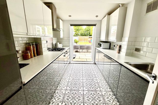 Strode Street, Egham, Surrey, TW20 3 bed semi