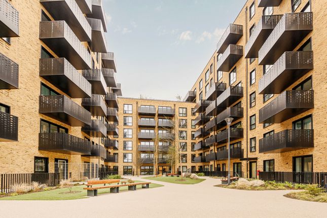 Studio flat for sale