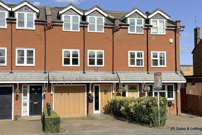 4 bedroom town house for sale