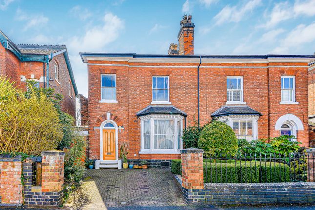 4 bedroom semi-detached house for sale