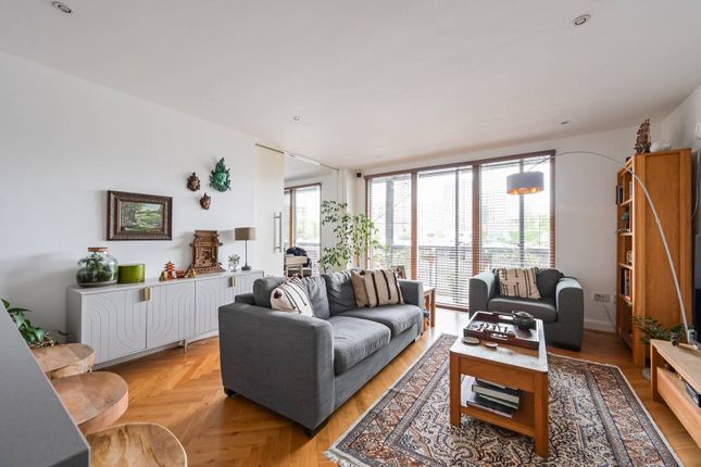 Three Mill Lane, London E3 2 bed flat for sale