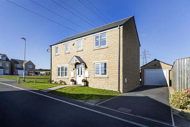 Weatherhill View, Huddersfield HD3 3 bed detached house for sale