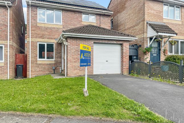 Clos Ysbyty Cimla, Neath 3 bed detached house for sale