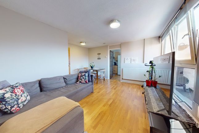 Coates Walk, TW8 3 bed flat for sale