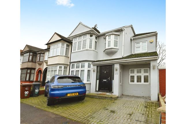 6 bed semi-detached house