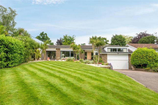 Barnet Road, Arkley, Hertfordshire, EN5 4 bed bungalow for sale