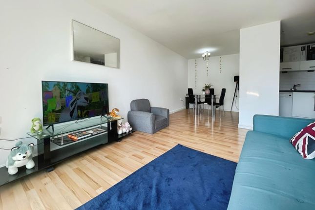 Prince Regent Road, Hounslow 2 bed apartment for sale