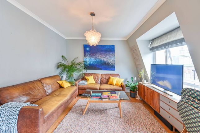 3 bedroom flat for sale