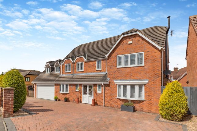 5 bedroom detached house for sale
