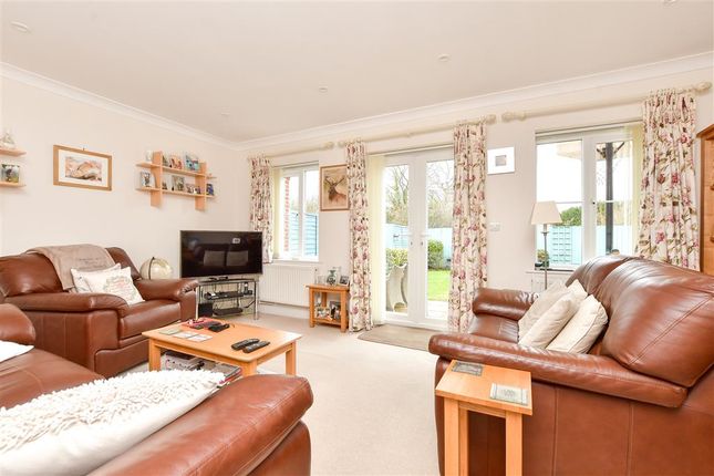 Hall Hurst Close, Loxwood, West Sussex 3 bed link detached house for sale