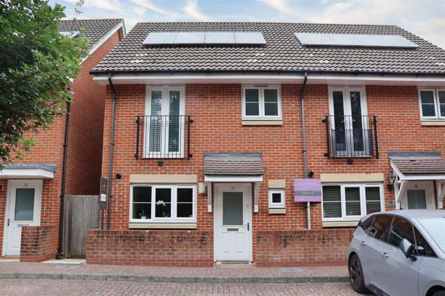 Shafford Meadows, Hedge End, Southampton 3 bed semi