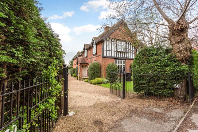 Eton Road, Datchet, Berkshire, SL3 6 bed detached house for sale
