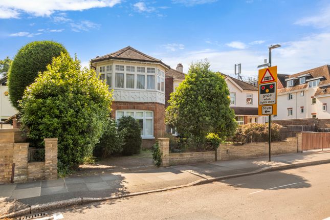 Strawberry Hill Road, Twickenham 3 bed flat for sale