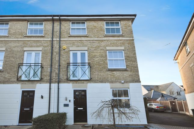 4 bedroom semi-detached house for sale