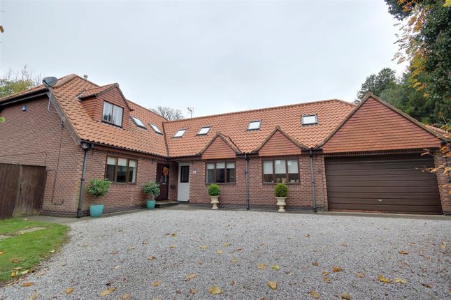 5 bed detached house