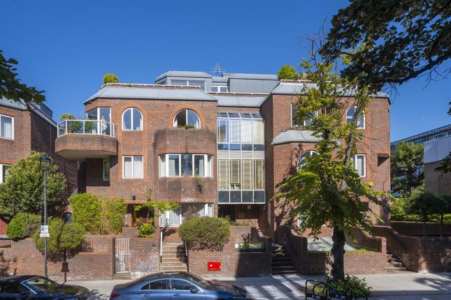 Avenue Road, St John’s Wood, NW8 4 bed flat for sale