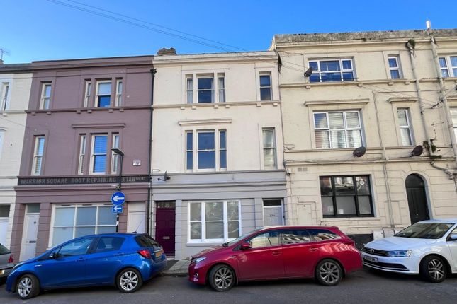 3 bedroom flat for sale