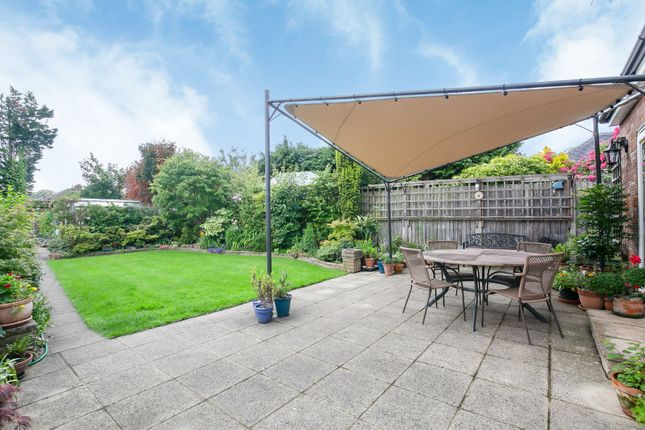 Allandale Crescent, Potters Bar, EN6 3 bed detached bungalow for sale