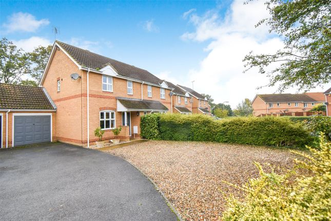 Hop Garden Road, Hampshire RG27 3 bed semi