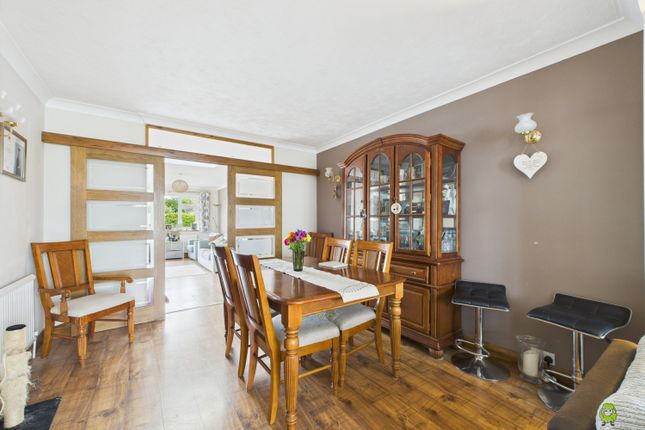 Belmont Road, Erith, Kent, DA8 5 bed semi