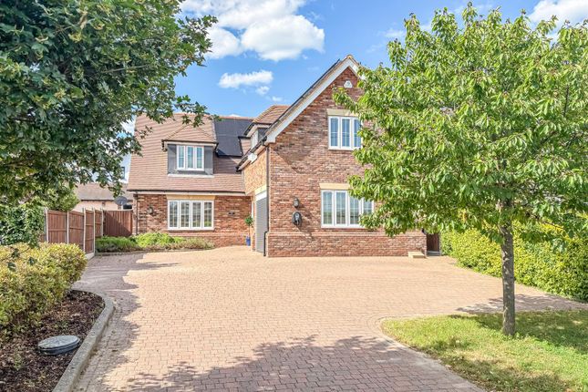 Hockley Road, Rayleigh SS6 4 bed detached house for sale