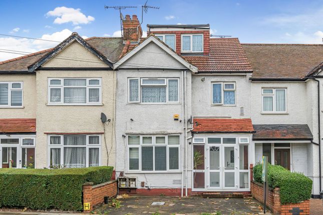 Dallas Road, Brent Cross, London, NW4 3 bed flat for sale