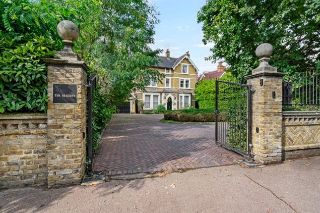 6 bedroom detached house for sale