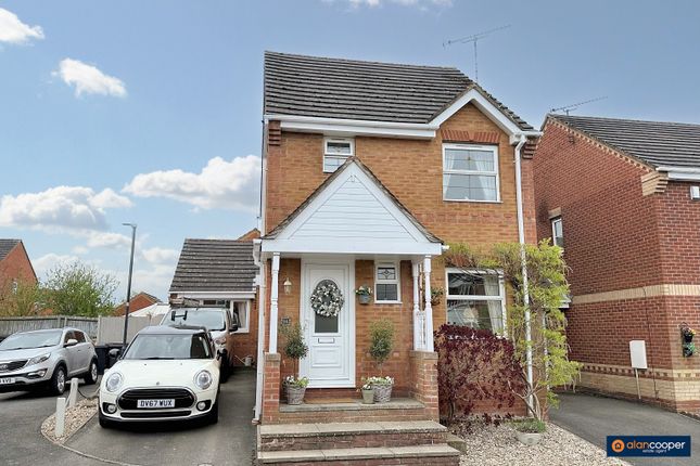 3 bedroom link detached house for sale