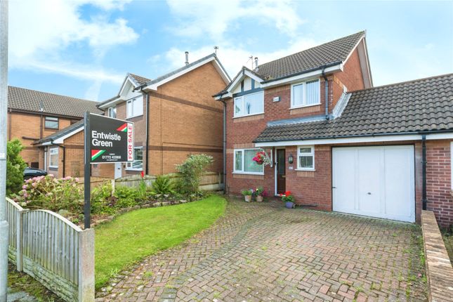 3 bed link detached house